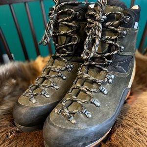 SCARPA Grand Dru GTX Mountaineering Boots